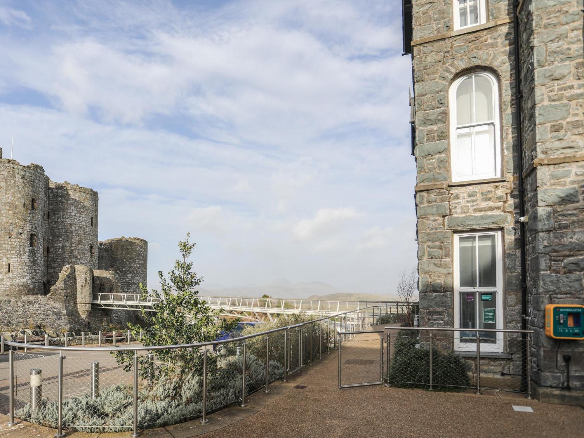 Harlech Apartments - Matholwch ภายนอก รูปภาพ